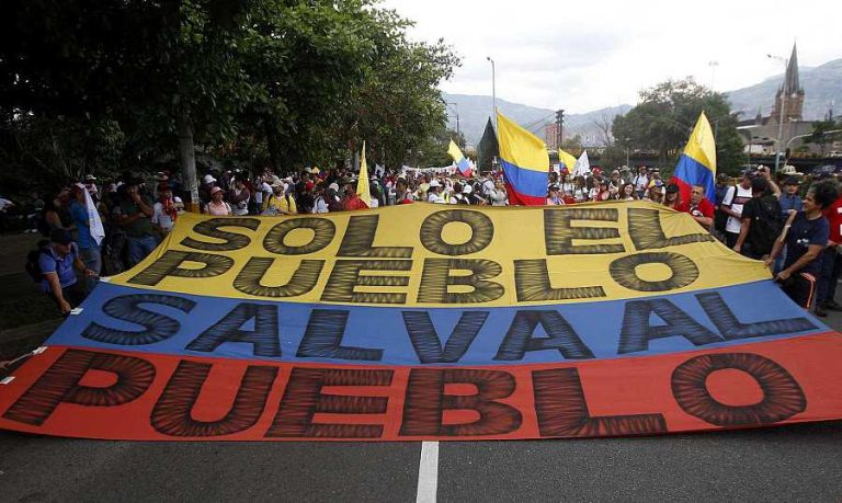 Lee más sobre el artículo Movilización popular por la defensa y respaldo del gobierno democrático y exigencia de elección del nuevo fiscal. 8 de febrero.